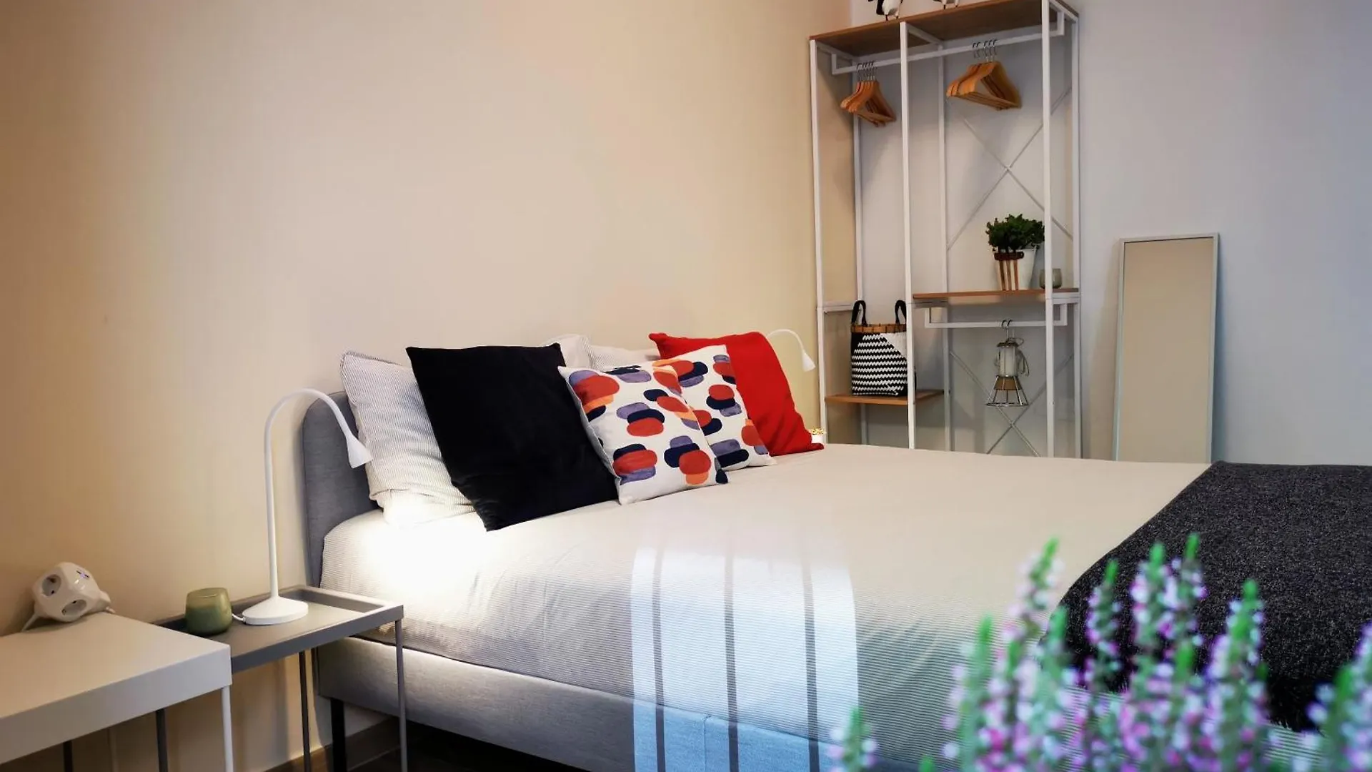 Spacious Apartment 50 Meters From The Metro Milano 0*,  İtalya